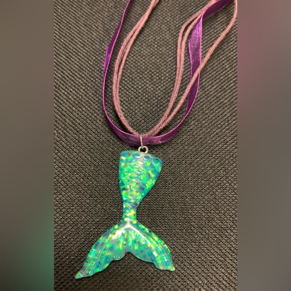 Mermaid tail ribbon necklace